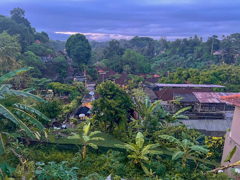 Heri House Ubud Exterior photo